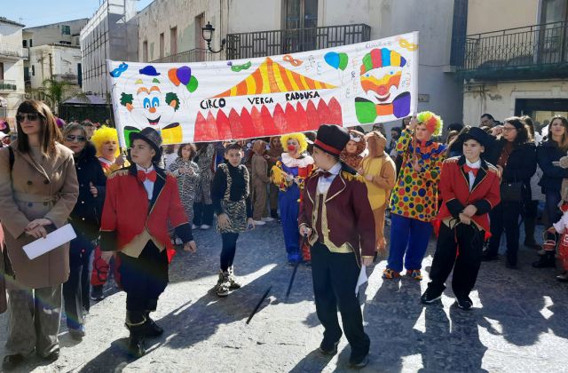 Raddusa.  Dopo due anni di “stop” a causa della pandemia è ritornato in grande stile il “Carnevale Raddusano”